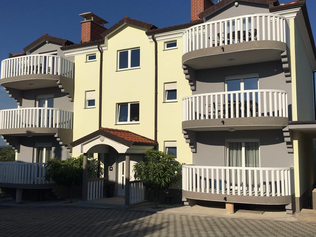 Apartments Barbic أوماغ المظهر الخارجي الصورة